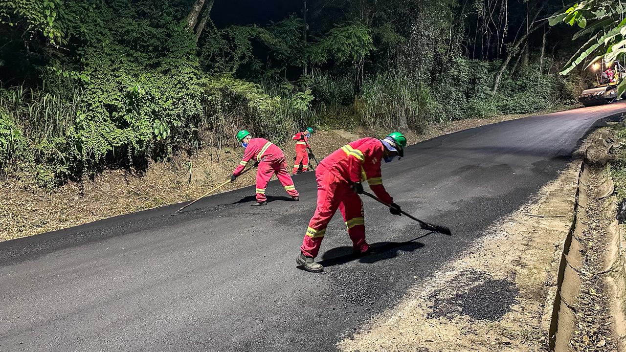 Obra da SOMAR na Serrinha renova asfalto e atende demanda antiga de motoristas